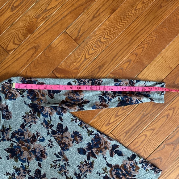 Eclipse small grey and floral women’s long sleeve top/blouse. - Picture 12 of 12